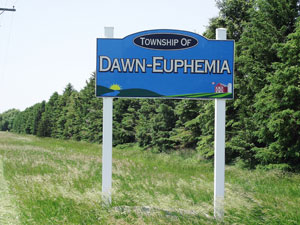 Dawn-Euphemia-Sign lil